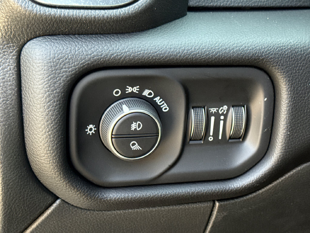 New 2027 RAM 2500 Laramie AWD/4WD image 23