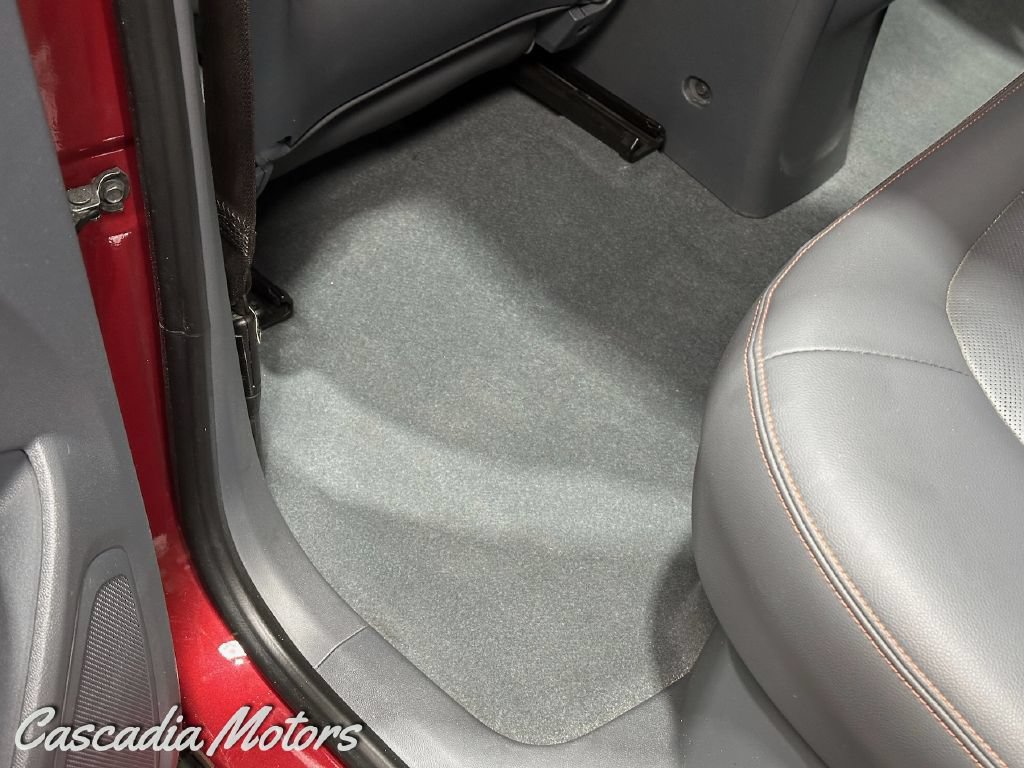 Used 2020 Chevrolet Bolt Premier w/ Infotainment Package FWD image 26