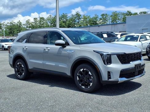 New 2025 Kia Sorento S image 2