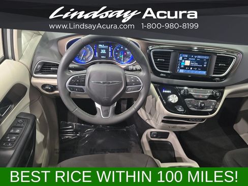 Used 2023 Chrysler Voyager LX FWD image 12