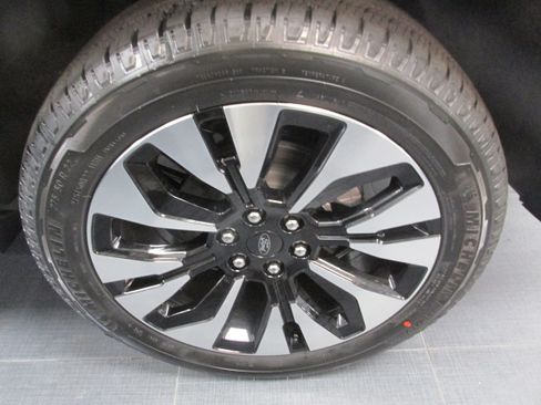 New 2025 Ford Expedition Platinum image 12