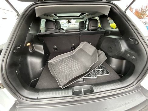 Used 2022 Jeep Cherokee Latitude w/ Sun & Sound Group image 22