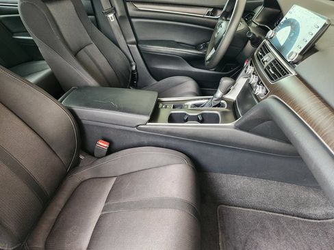 Used 2018 Honda Accord EX image 13