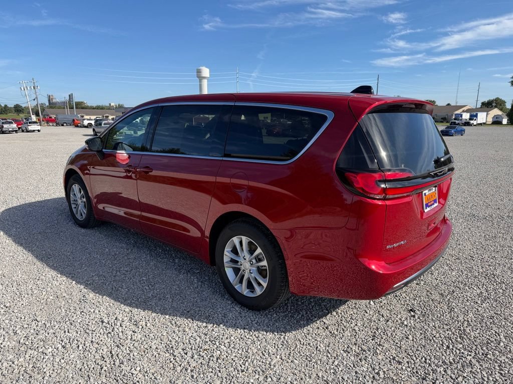 New 2027 Chrysler Pacifica Select FWD image 30