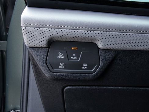 New 2026 Volkswagen Atlas Peak Edition image 16