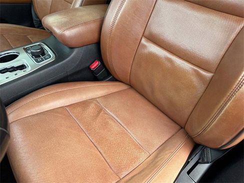 Used 2011 Jeep Grand Cherokee Overland image 34