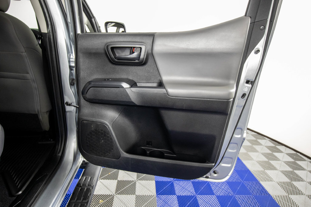 Used 2022 Toyota Tacoma SR w/ SR Convenience Package RWD image 18