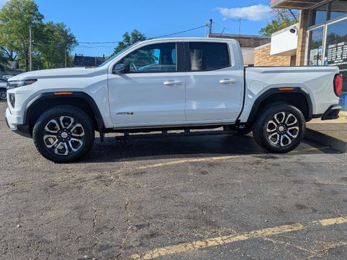 Used 2023 GMC Canyon AT4 w/ AT4 Premium Package AWD/4WD image 5