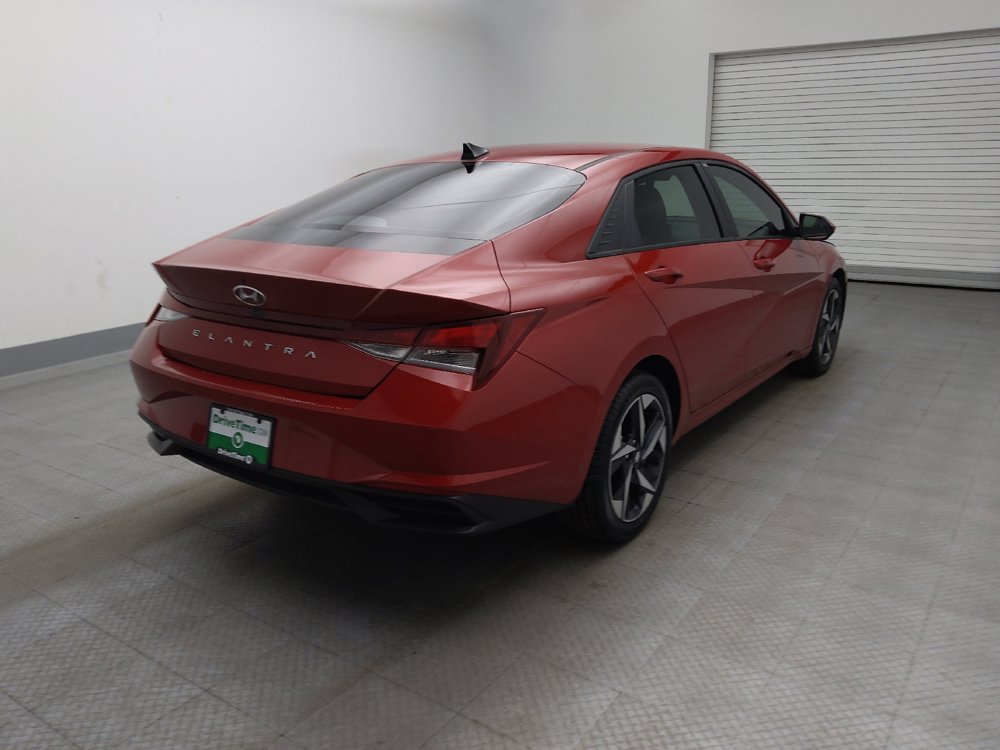Used 2023 Hyundai Elantra SEL w/ Convenience Package FWD image 5
