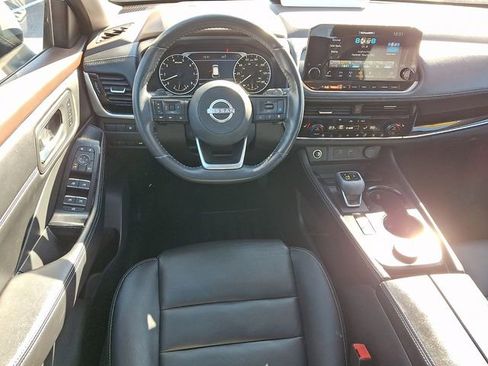 Used 2023 Nissan Rogue SL w/ SL Premium Package image 12