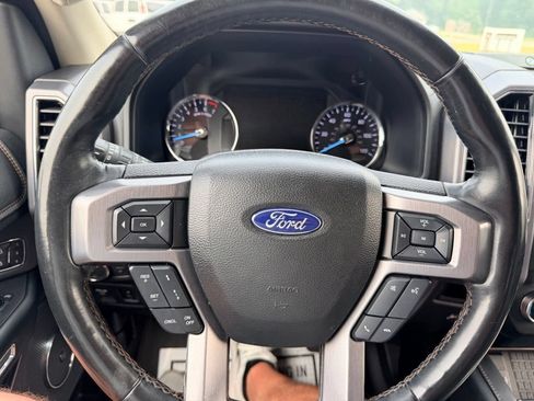 Used 2019 Ford Expedition Platinum AWD/4WD image 25