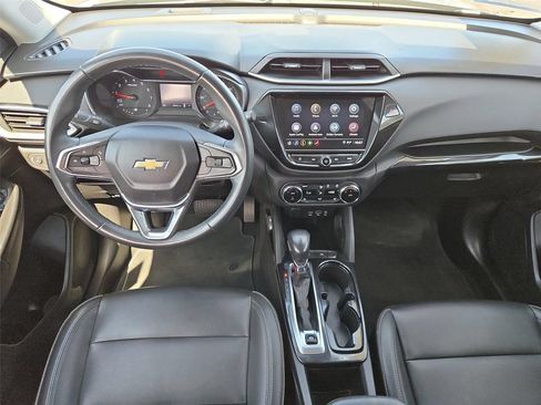 Certified 2021 Chevrolet TrailBlazer LT w/ Premium Seating Package FWD image 12