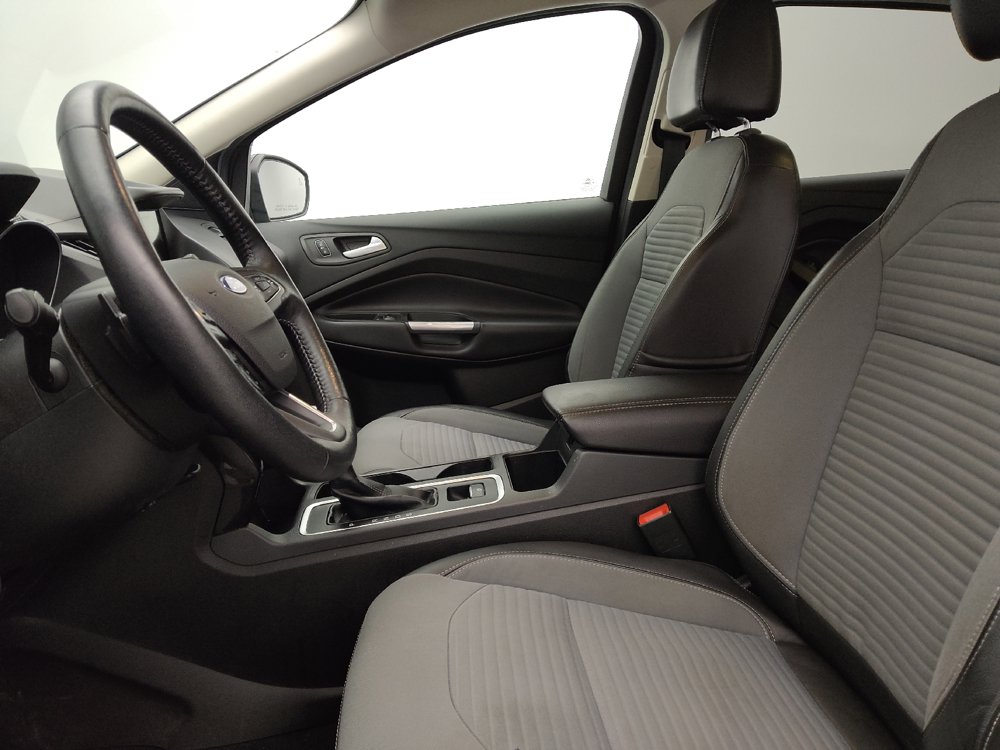 Used 2017 Ford Escape SE w/ Equipment Group 201A FWD image 17