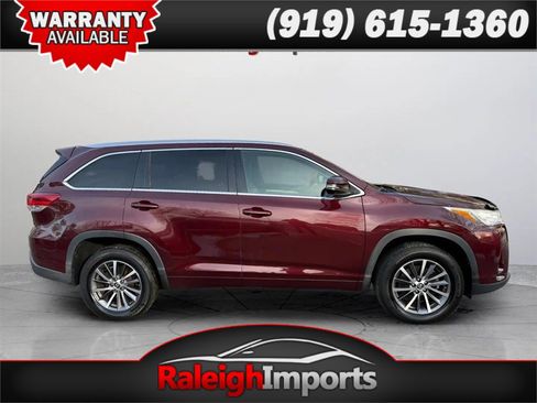 Used 2017 Toyota Highlander XLE FWD image 1