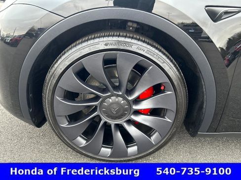 Used 2024 Tesla Model Y Performance image 34