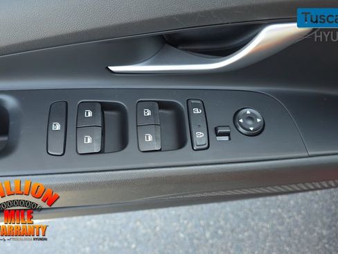 Used 2022 Hyundai Elantra SEL w/ Cargo Package FWD image 13