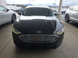 Used 2017 Ford Fusion SE w/ Fusion SE Technology Package video 2
