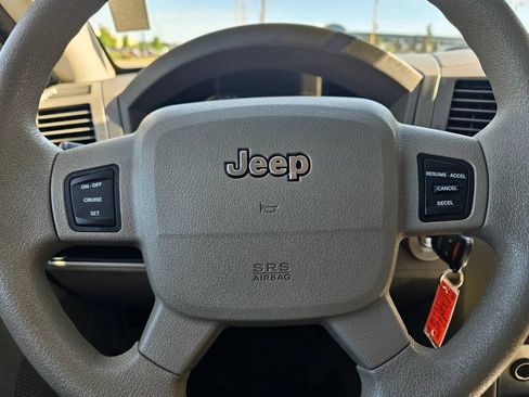 Used 2005 Jeep Grand Cherokee Laredo RWD image 19