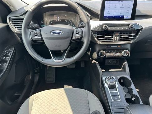 Certified 2022 Ford Escape SE w/ SE Sport Appearance Package AWD/4WD image 17
