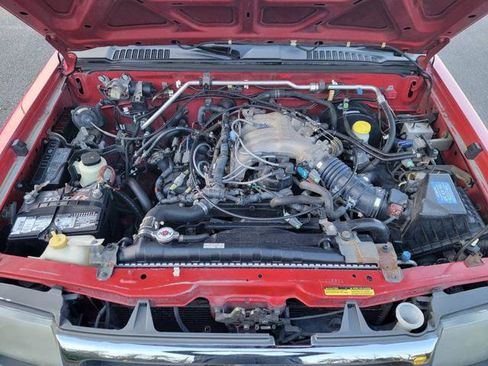 Used 2000 Nissan Frontier XE image 22