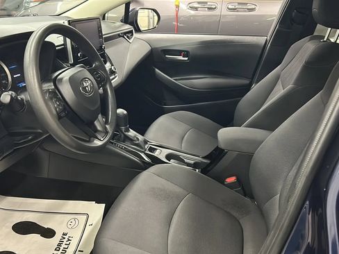 Used 2021 Toyota Corolla LE FWD image 4