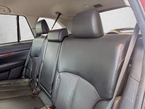 Used 2012 Subaru Outback 2.5i Limited w/ Moonroof Pkg AWD/4WD image 12