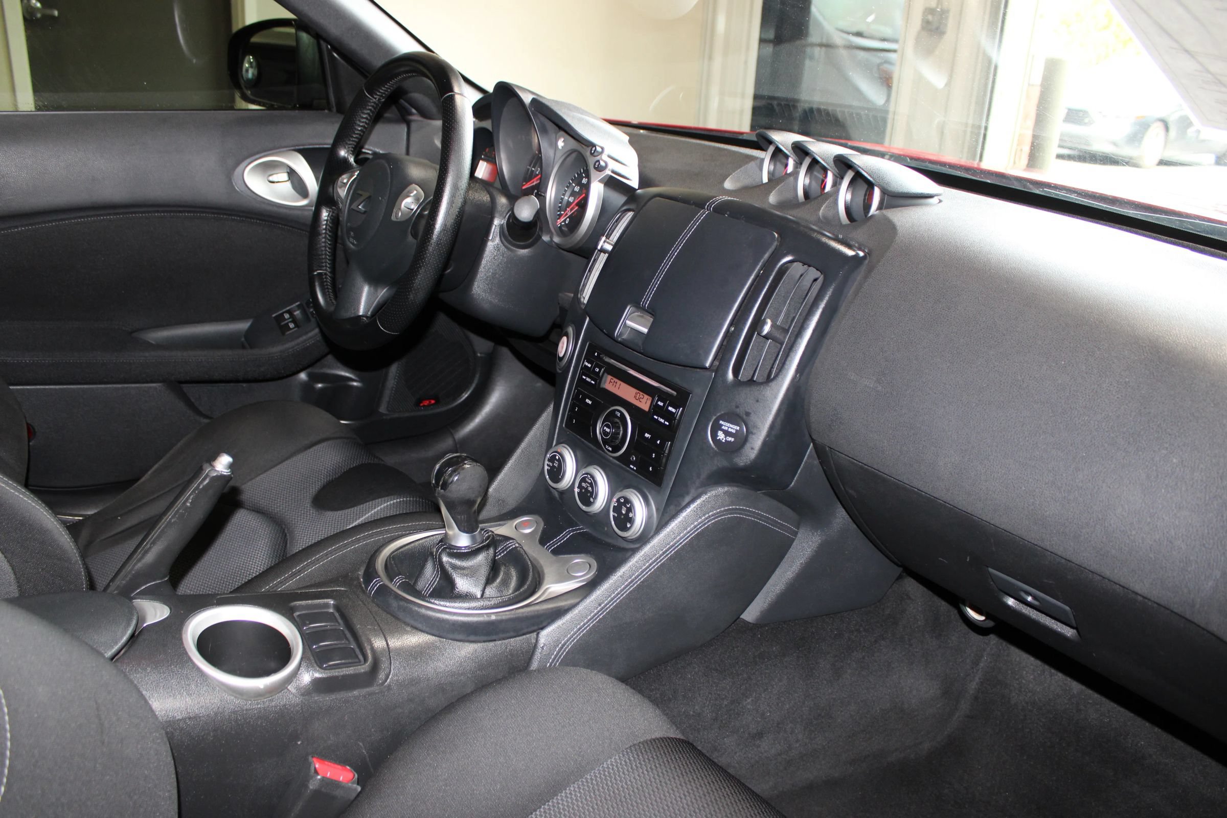 Used 2012 Nissan 370Z Coupe RWD image 27