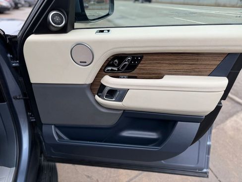 Used 2019 Land Rover Range Rover HSE image 13