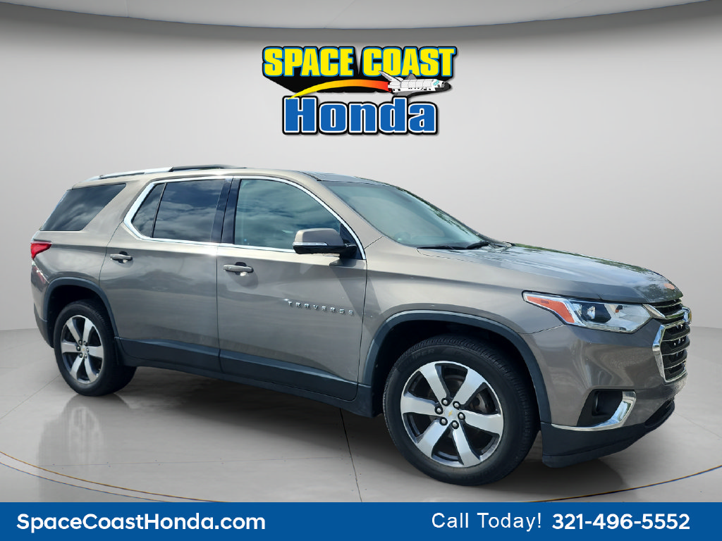 Used 2018 Chevrolet Traverse LT FWD image 1