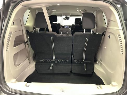Used 2023 Chrysler Voyager LX image 25