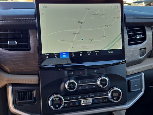 Certified 2024 Ford Expedition Limited image 31