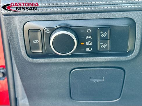 Used 2024 Ford Mustang Premium image 13