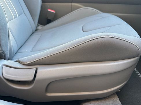 Used 2024 Hyundai Elantra SEL w/ Convenience Package FWD image 23