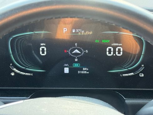 Certified 2023 Kia Niro EX Touring FWD image 5