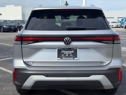Used 2026 Volkswagen Tiguan SE w/ Panoramic Sunroof Package AWD/4WD image 6