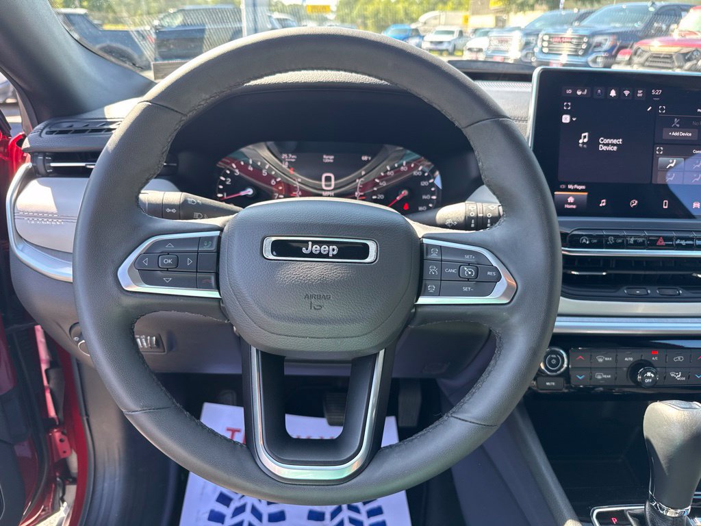 Used 2025 Jeep Compass Limited AWD/4WD image 14