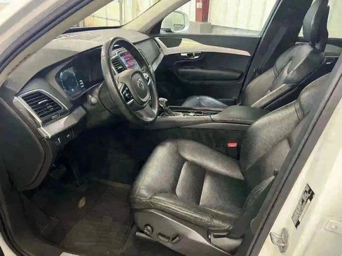 Used 2017 Volvo XC90 T5 Momentum w/ Vision Package image 17