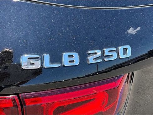 Used 2023 Mercedes-Benz GLB 250 4MATIC image 33
