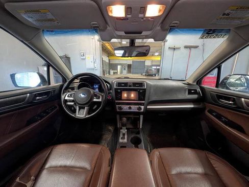 Used 2017 Subaru Outback 3.6R Touring AWD/4WD image 32
