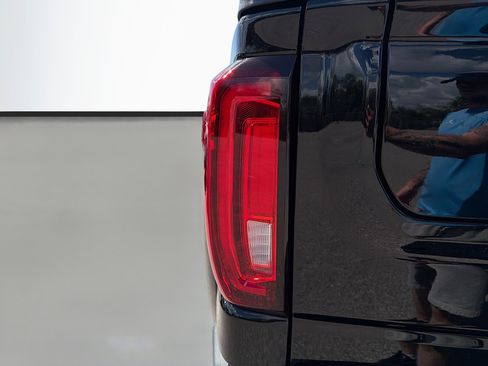 Used 2020 GMC Sierra 1500 SLT w/ SLT Premium Plus Package image 10