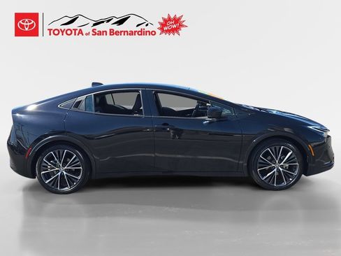 Certified 2025 Toyota Prius XLE image 6