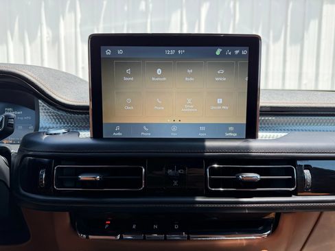 Used 2022 Lincoln Aviator Black Label w/ Class IV Trailer Tow Package AWD/4WD image 15