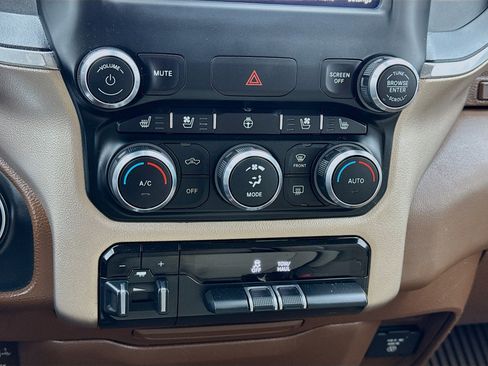 Used 2019 RAM 1500 Laramie image 12