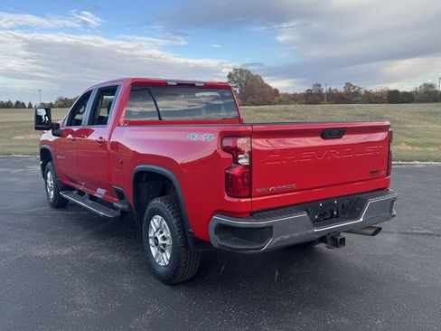 Used 2024 Chevrolet Silverado 2500 LT w/ Convenience Package image 5