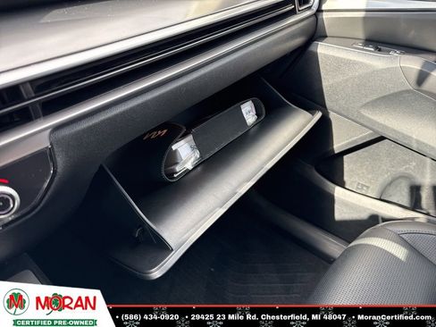 Used 2025 Kia Sorento S image 20