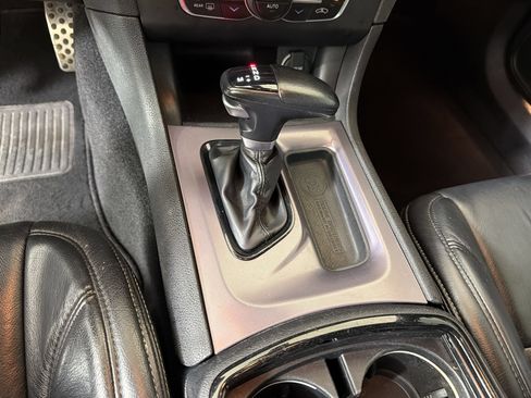 Used 2020 Dodge Charger R/T w/ Blacktop Package RWD image 17