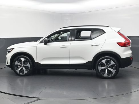 Used 2026 Volvo XC40 B5 Plus AWD/4WD image 8