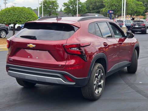 Certified 2025 Chevrolet Trax LT w/ Driver Confidence Package FWD image 12