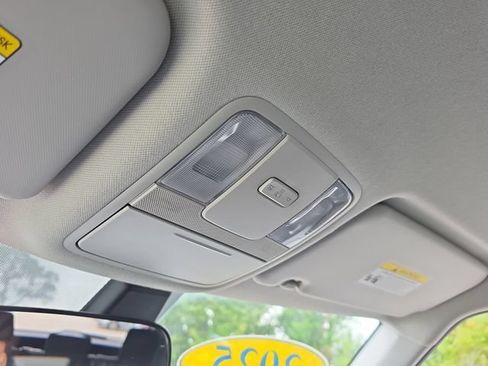 Certified 2025 Kia Soul LX w/ LX Technology Package FWD image 26