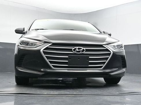 Used 2017 Hyundai Elantra SE image 28